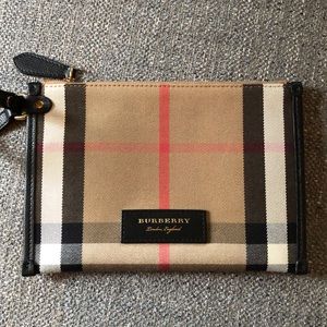 Burberry wristlet-new without tags